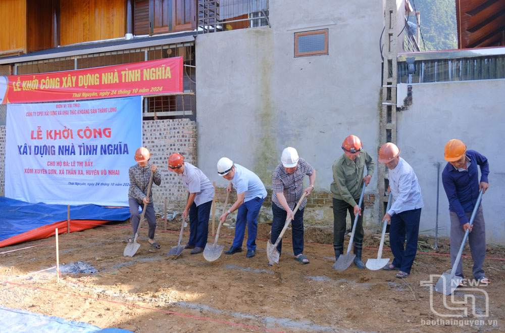 Khởi công xây nhà tình nghĩa cho hộ nghèo