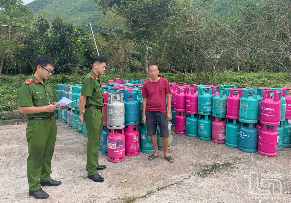Tạm giữ hàng nghìn bình gas san chiết trái phép