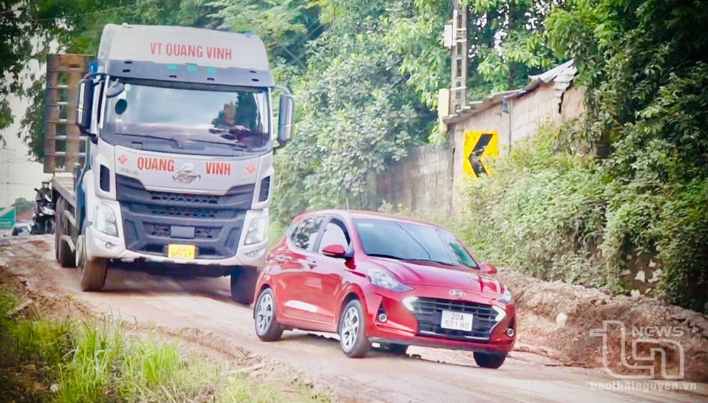Đoạn cuối đường Nguyễn Văn Cừ, giáp Khu công nghiệp Sông Công II, người dân thường gọi là khúc cua tử thần.