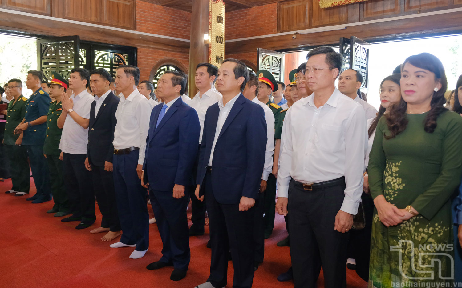 Dâng hương tưởng niệm Chủ tịch Hồ Chí Minh tại ATK Định Hóa