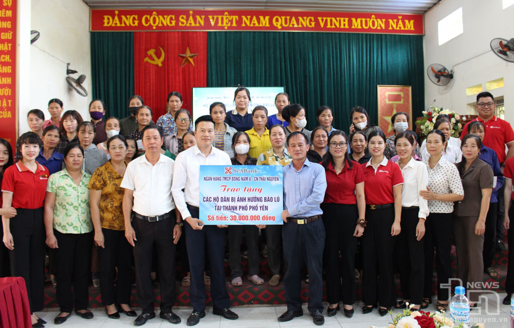 Hỗ trợ hội viên phụ nữ bị ảnh hưởng bởi mưa lũ