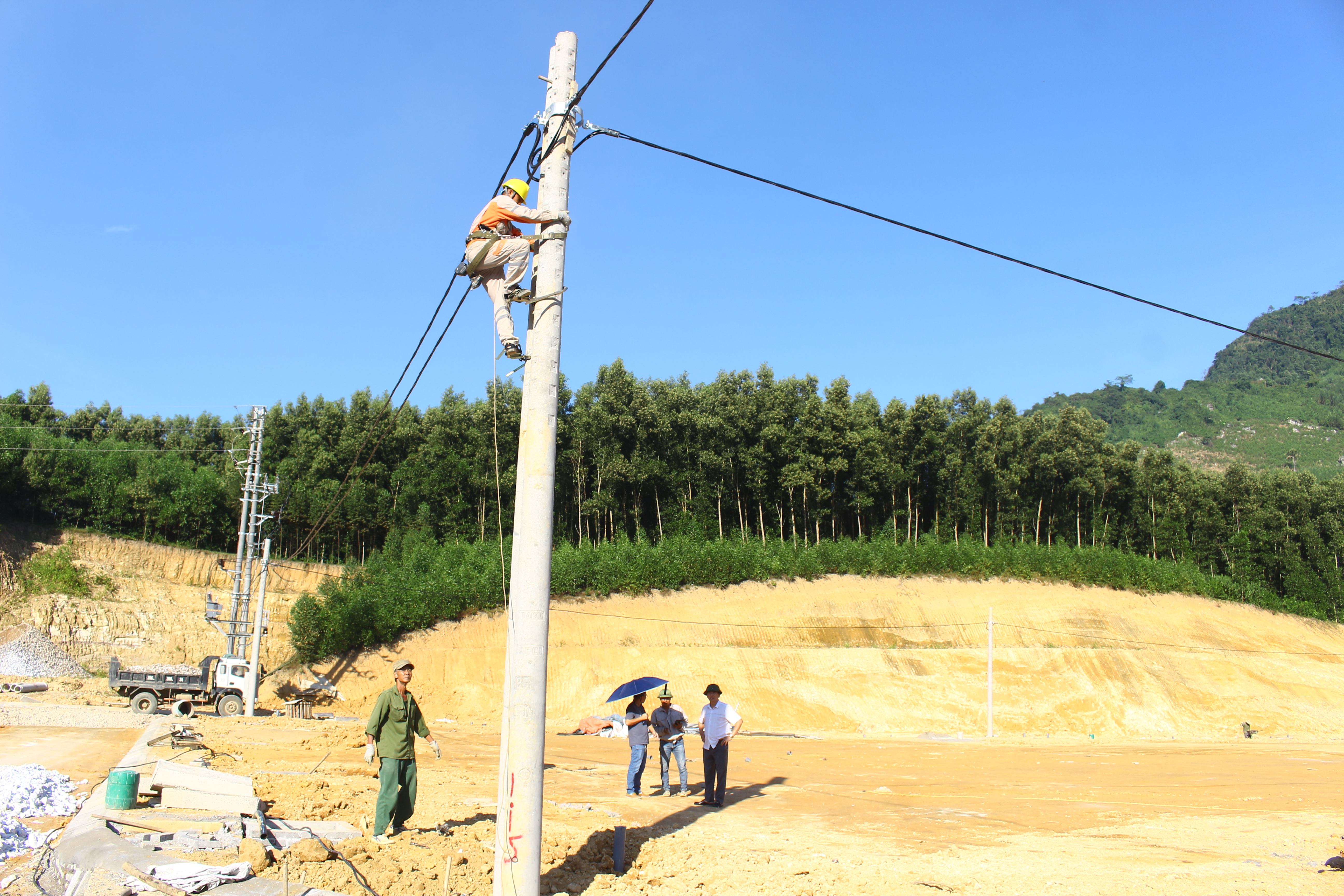Tăng tốc thi công Khu tái định cư Liên Phương