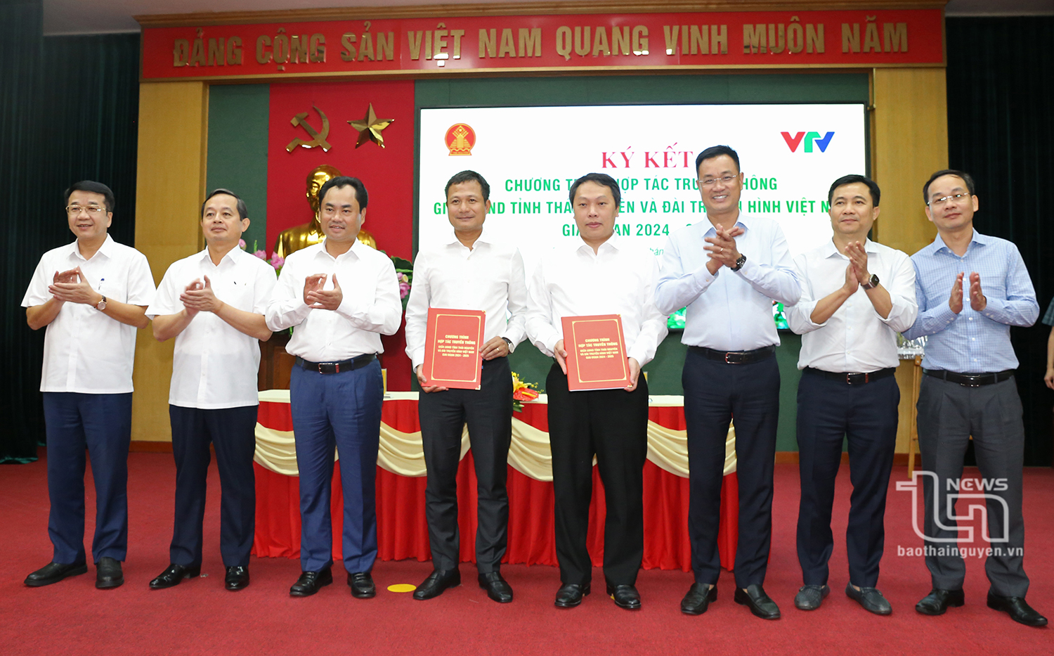 Lãnh đạo Đài Truyền hình Việt Nam và lãnh đạo tỉnh Thái Nguyên ký kết Chương trình hợp tác truyền thông.