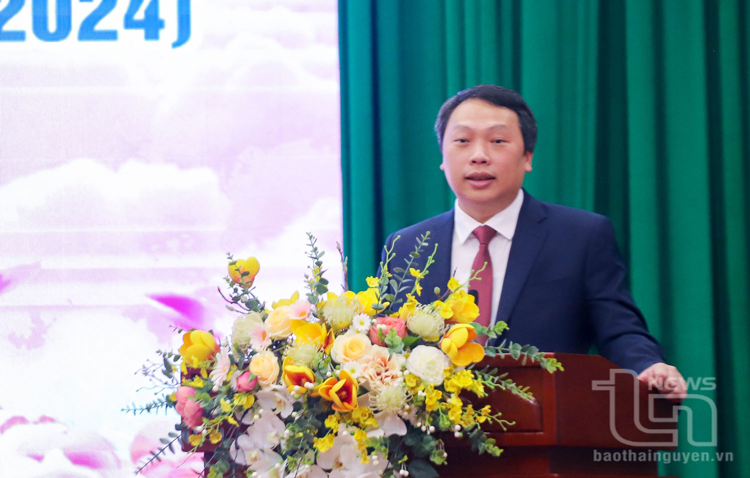 Đồng chí Chủ tịch UBND tỉnh Nguyễn Huy Dũng phát biểu tại Chương trình.