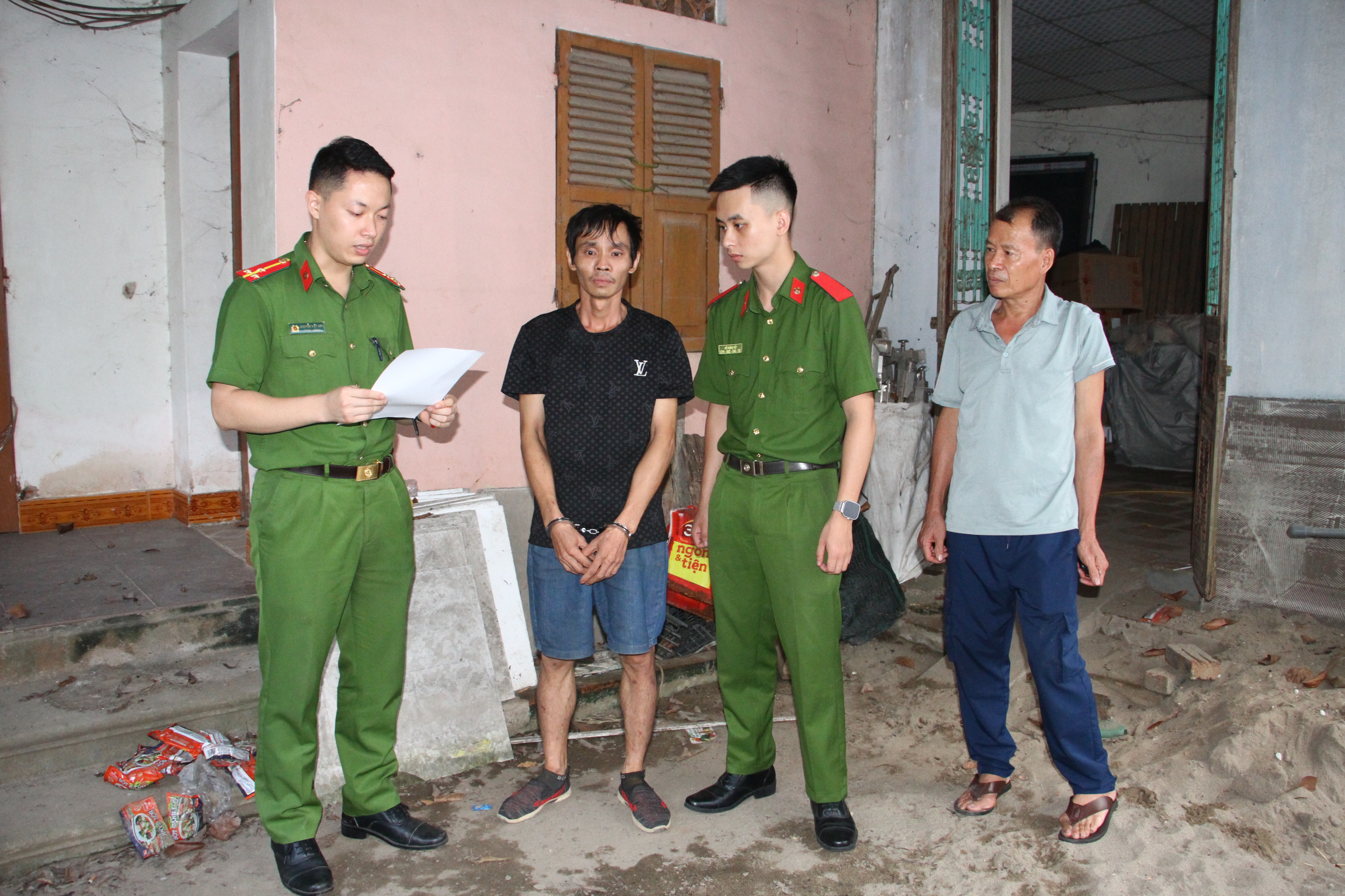 Khởi tố đối tượng thực hiện nhiều vụ trộm cắp tài sản