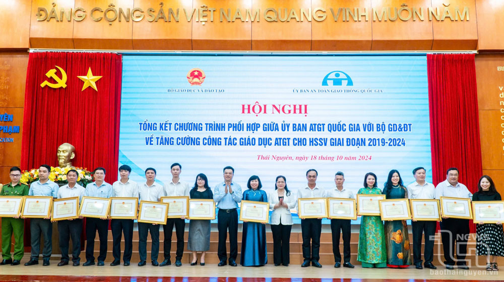 Phối hợp tăng cường công tác giáo dục an toàn giao thông cho học sinh, sinh viên
