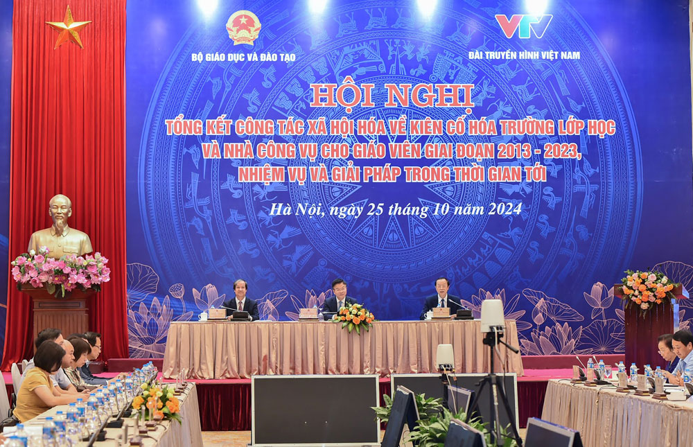 Hội nghị được tổ chức theo hình thức trực tiếp kết hợp trực tuyến tại điểm cầu 63 tỉnh, thành - Ảnh: VGP/Đức Tuân