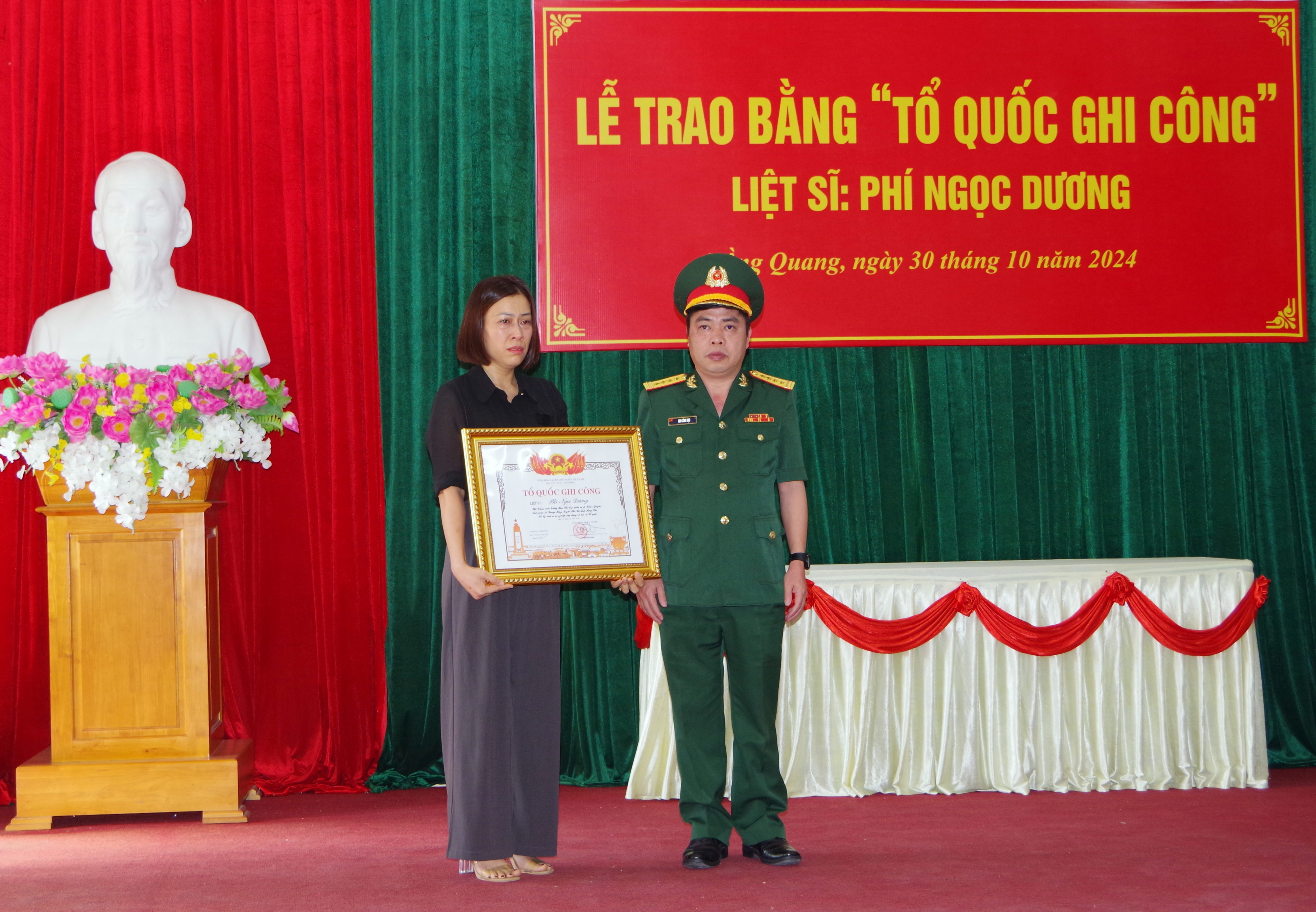 Trao Bằng Tổ quốc ghi công cho gia đình Liệt sĩ Phí Ngọc Dương