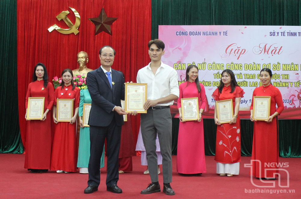 Trao giải Cuộc thi “Nét đẹp Công đoàn và người lao động” ngành Y tế