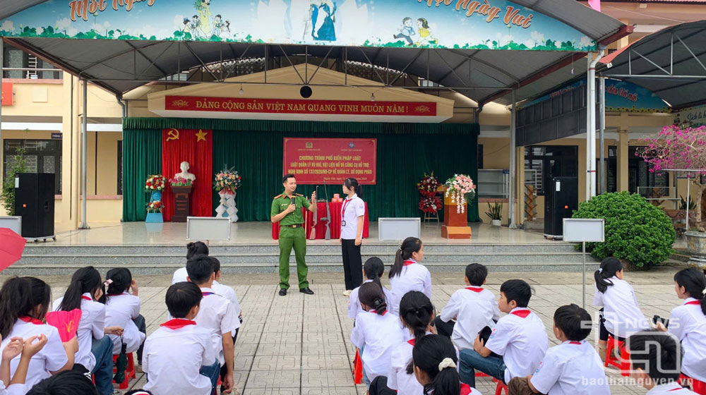 Đẩy mạnh tuyên truyền Luật Quản lý vũ khí, vật liệu nổ, công cụ hỗ trợ