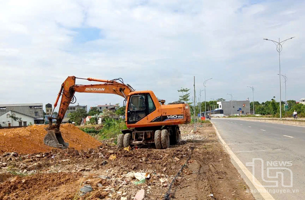 TP. Thái Nguyên: Xử lý rác thải đổ trộm tại một số tuyến đường