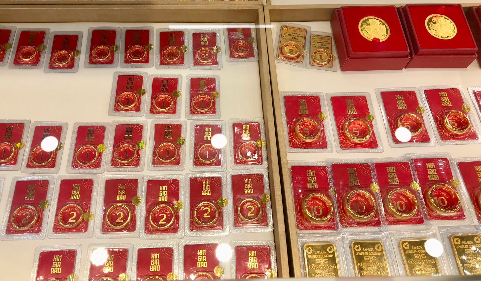 Giá vàng nhẫn diễn biến trái chiều