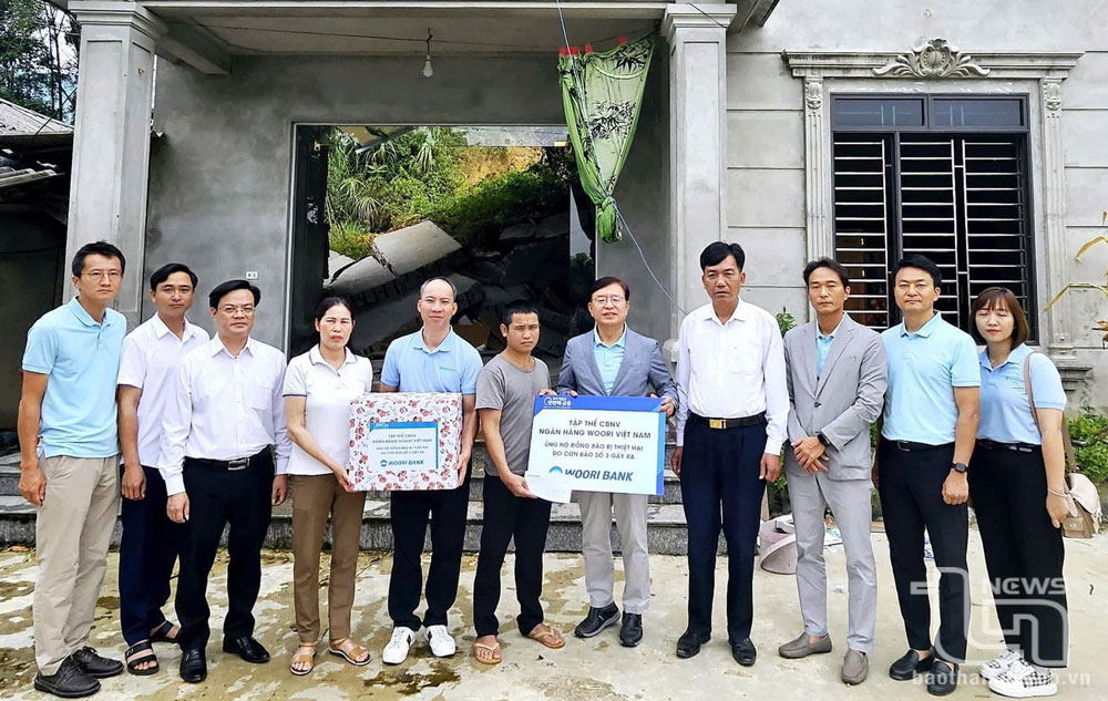 Woori Bank hỗ trợ người dân Đại Từ bị ảnh hưởng bởi cơn bão số 3