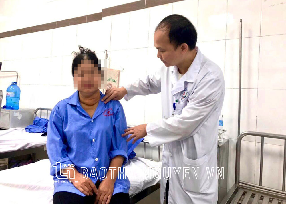 Phẫu thuật thành công bướu giáp khổng lồ
