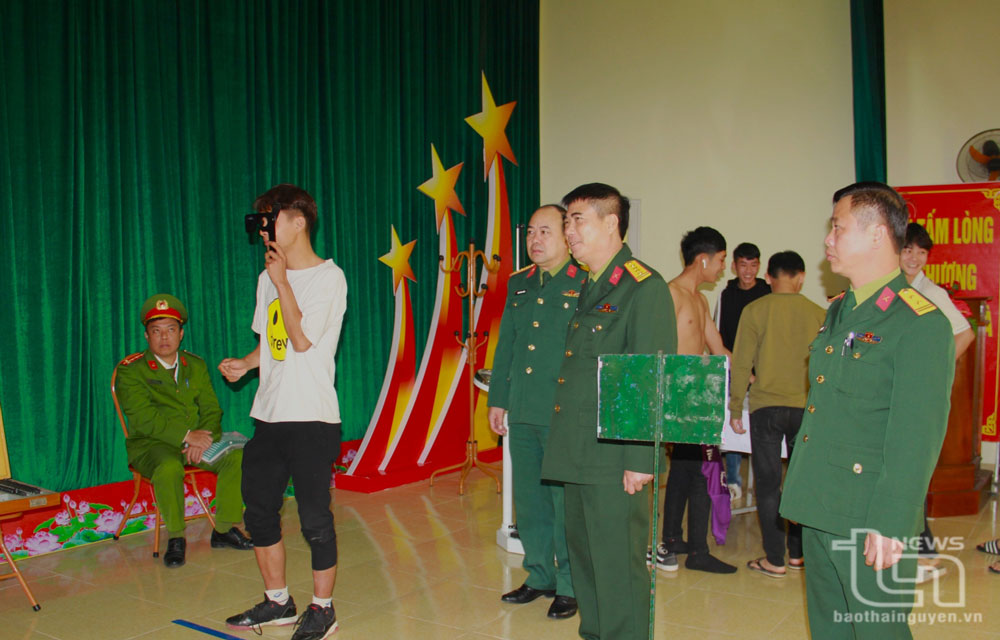 Kiểm tra công tác khám tuyển nghĩa vụ quân sự tại Định Hóa