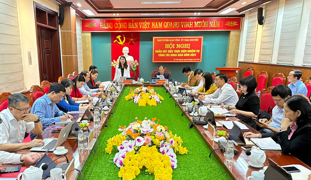 Khảo sát công tác khoa giáo tại hai thành phố