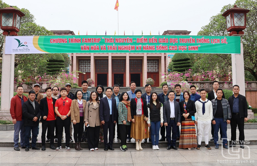 Phát triển các tour, tuyến du lịch lịch sử - văn hóa