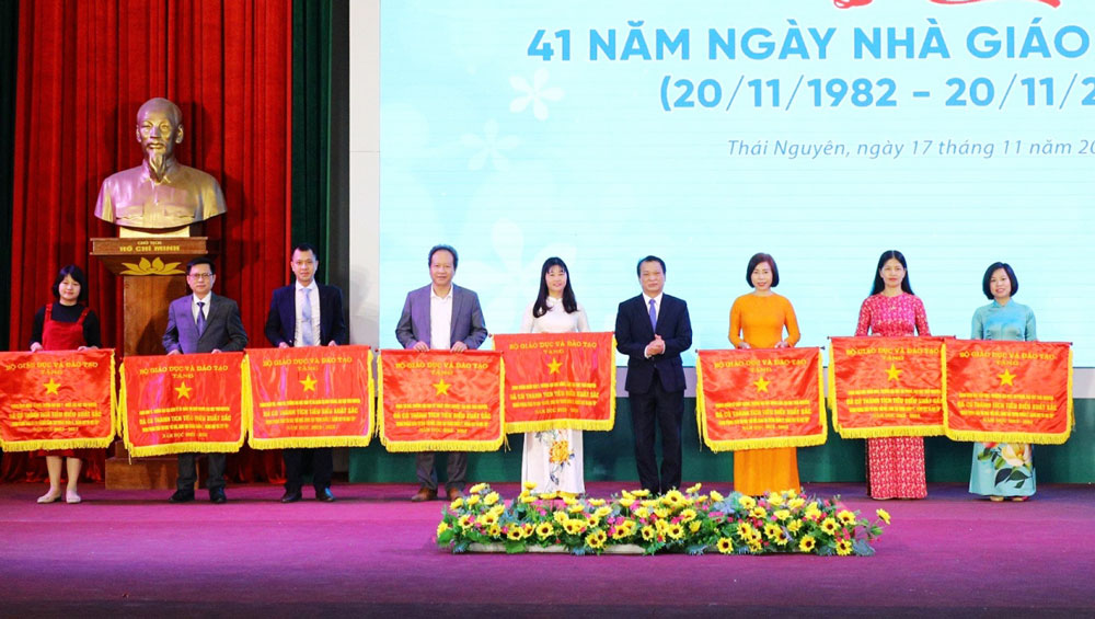 Đại học Thái Nguyên: Tôn vinh các nhà giáo, nhà khoa học, cán bộ quản lý tiêu biểu