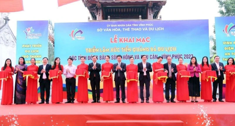 Triển lãm xúc tiến quảng bá du lịch đồng bằng sông Hồng và phụ cận 