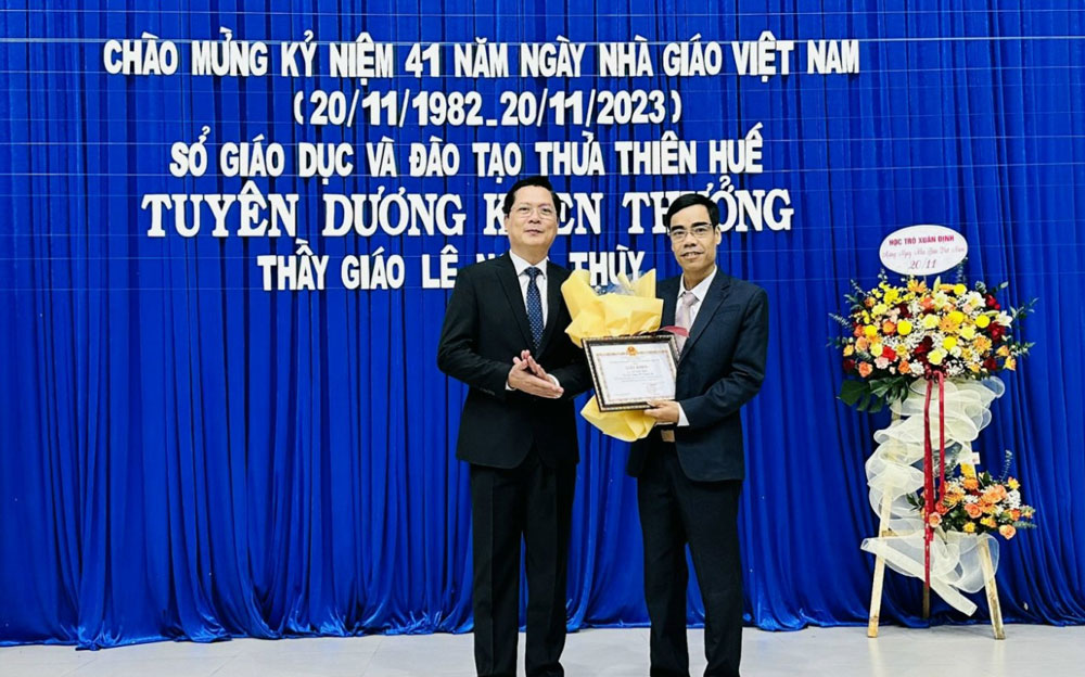 Thừa Thiên Huế tuyên dương thầy giáo dũng cảm cứu người trong mưa lũ