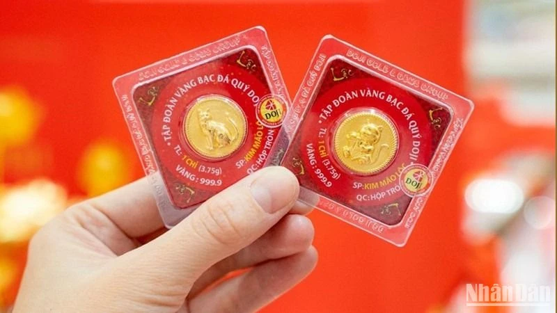 Giá vàng ngày 27/11: Vàng miếng, vàng nhẫn tăng nhẹ trở lại sau phiên “lao dốc” hôm qua