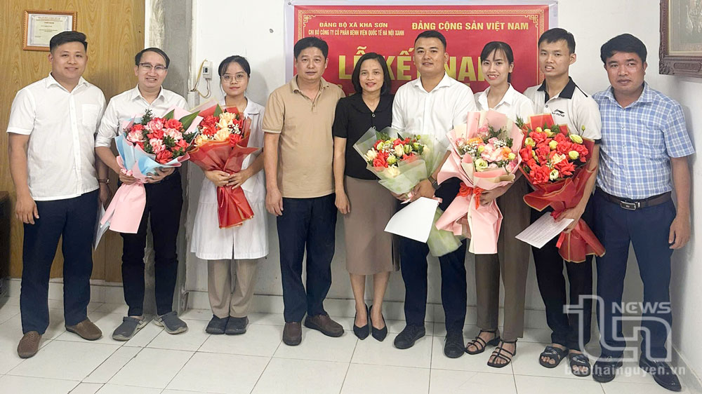 Công đoàn Công ty CP Bệnh viện quốc tế Hà Nội xanh đã giới thiệu được 4 đoàn viên ưu tú để kết nạp Đảng trong năm 2024.
