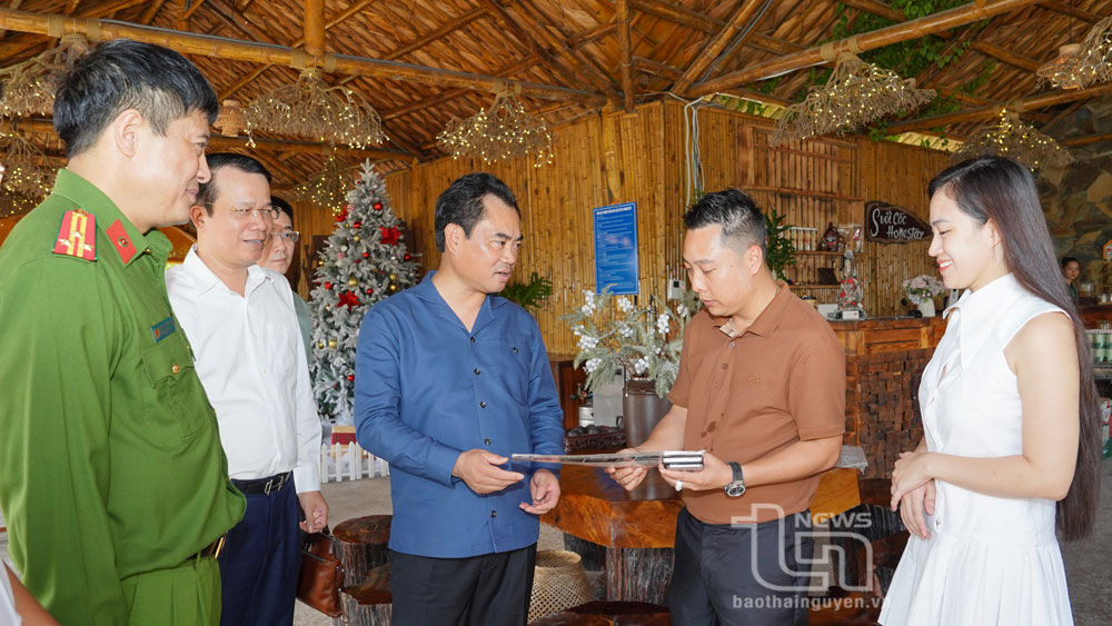 Tiếp tục quan tâm phát triển du lịch sinh thái - cộng đồng