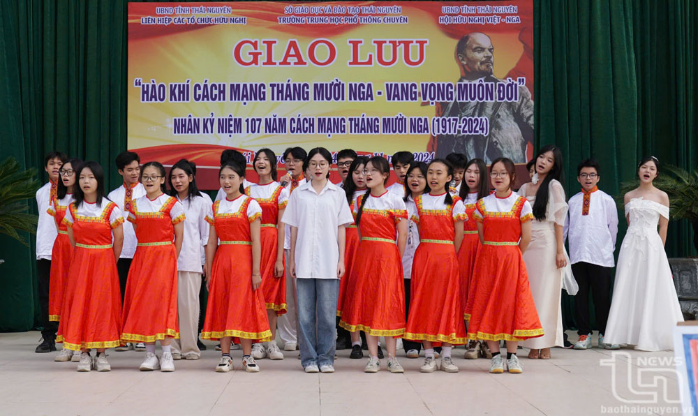 Lan tỏa hào khí Cách mạng Tháng Mười Nga