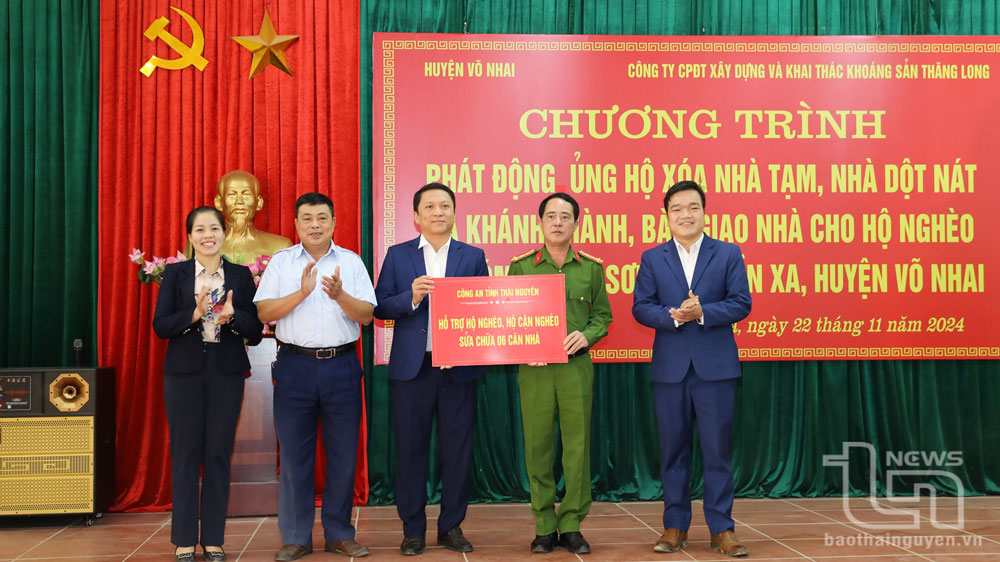 Công an tỉnh trao hỗ trợ xã Thần Sa sửa chữa 6 căn nhà cho hộ nghèo, cận nghèo.