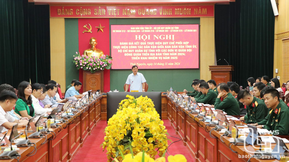 Gắn công tác dân vận với xây dựng thế trận lòng dân