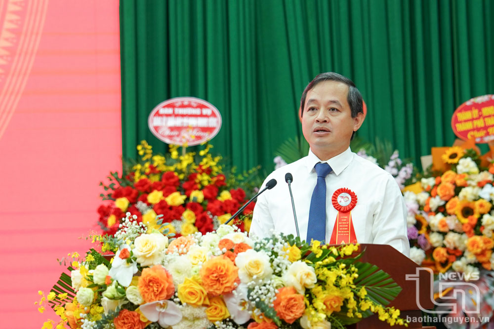Đồng chí Phó Bí thư Thường trực Tỉnh ủy Phạm Hoàng Sơn phát biểu tại Lễ kỷ niệm.