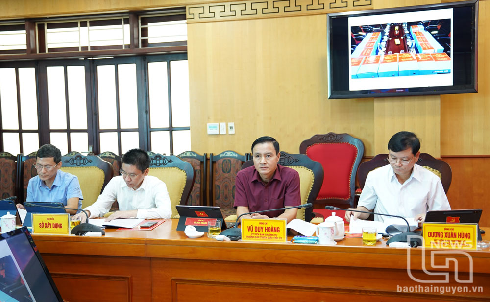 Các đại biểu dự cuộc họp.