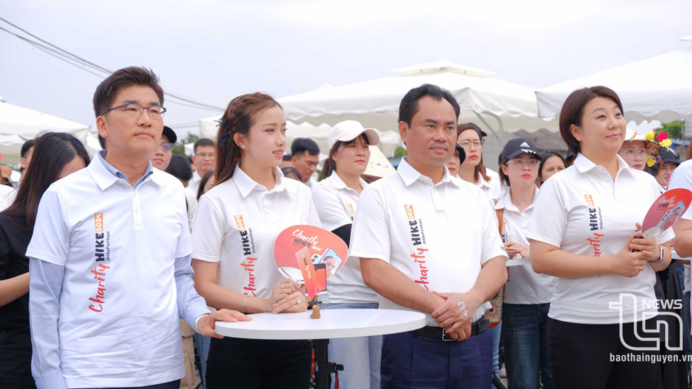 Các đại biểu tham dự chương trình.