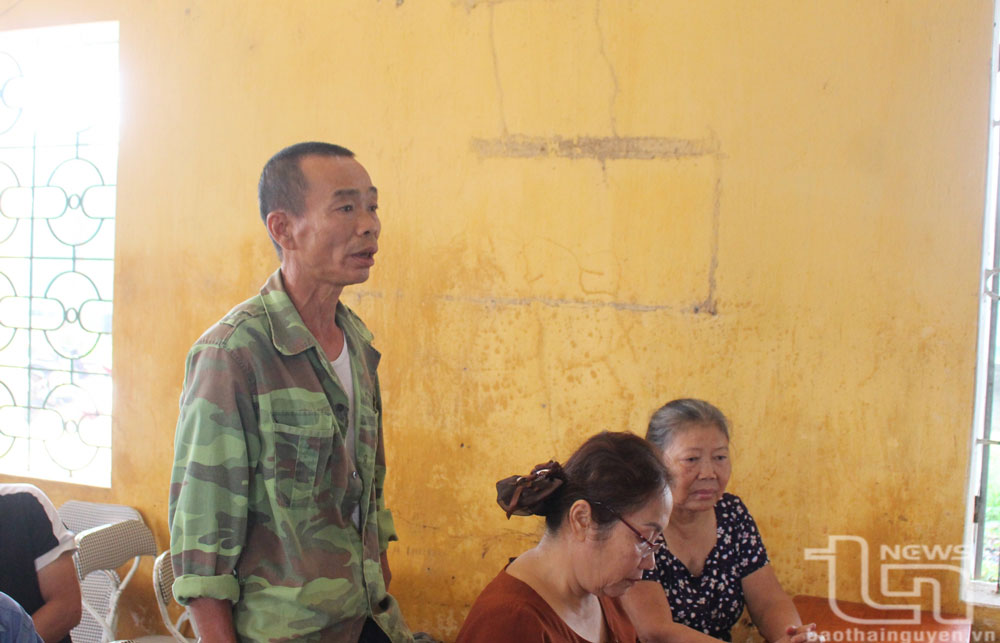 Người dân phường Quang Vinh nêu kiến nghị.