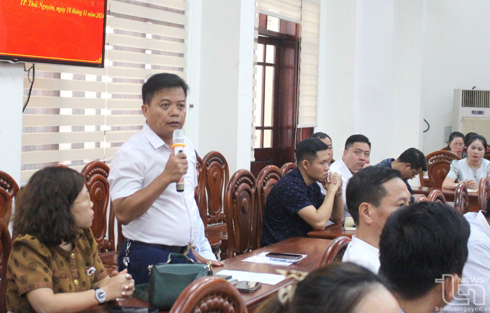 Đại diện Công ty TNHH Lâm Khải nêu kiến nghị.