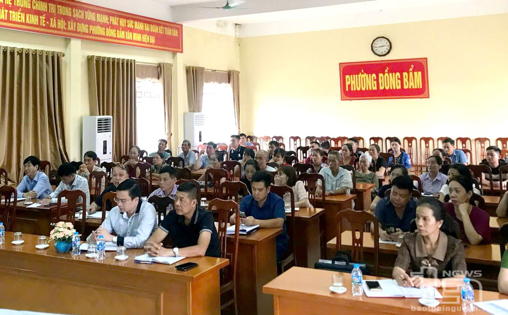 Người dân bị ảnh hưởng được phổ biến chính sách về bồi thường, hỗ trợ tái định cư của Dự án xây dựng cầu Quang Vinh 1, Quang Vinh 2 và đường giao thông kết nối tại phường Đồng Bẩm. 