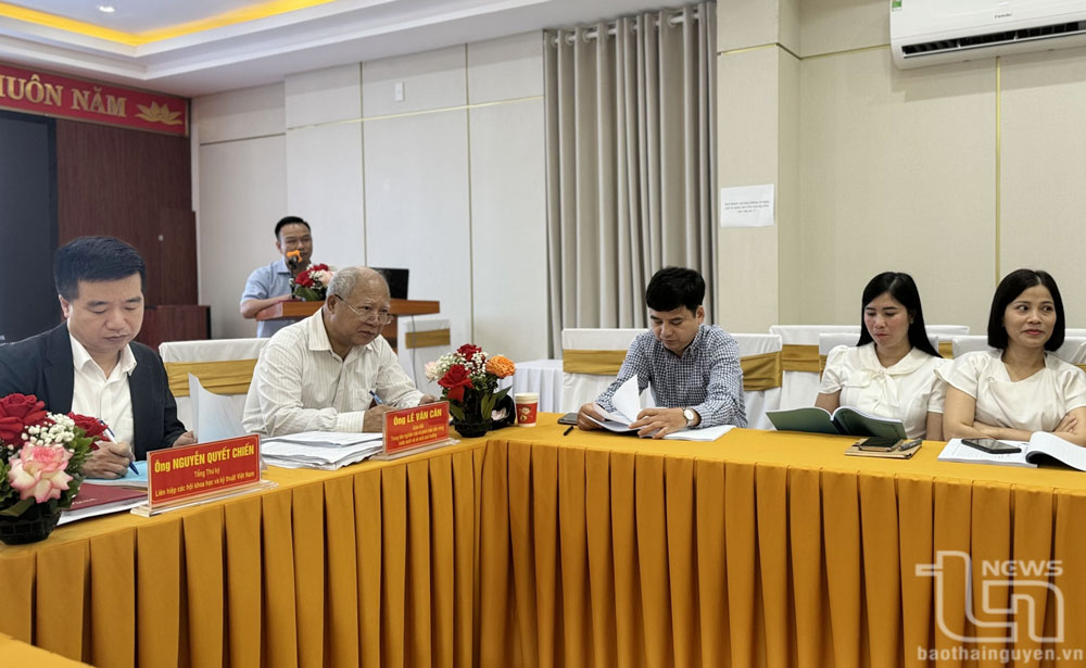 Các đại biểu dự Hội thảo.