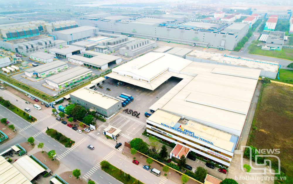 Khai thác lợi thế phát triển dịch vụ logistics