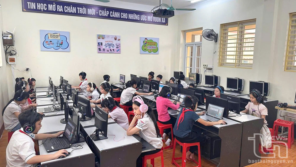 Trường Tiểu học Nguyễn Viết Xuân (TP. Thái Nguyên) là 1 trong 4 trường phổ thông trên địa bàn tỉnh được chọn xây dựng mô hình trường học số trong năm 2024.