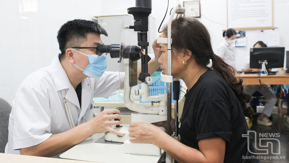 Khi mắt có bất cứ biểu hiện bất thường, người bệnh cần đến các cơ sở chuyên khoa để được khám và can thiệp kịp thời.