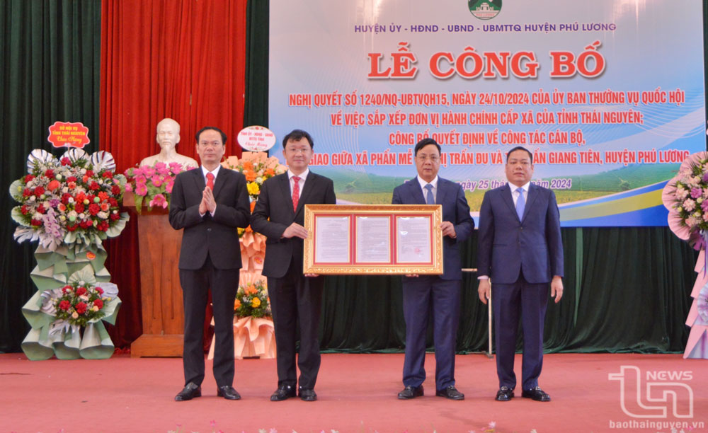 Công bố nghị quyết sắp xếp đơn vị hành chính cấp xã tại Phú Lương