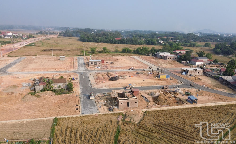 Xây dựng khu tái định cư trước: Quy định và thực tế
