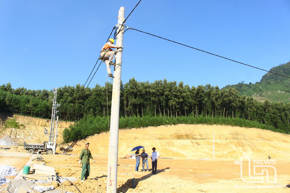 Đơn vị thi công đường điện Khu tái định cư tập trung Liên Phương.