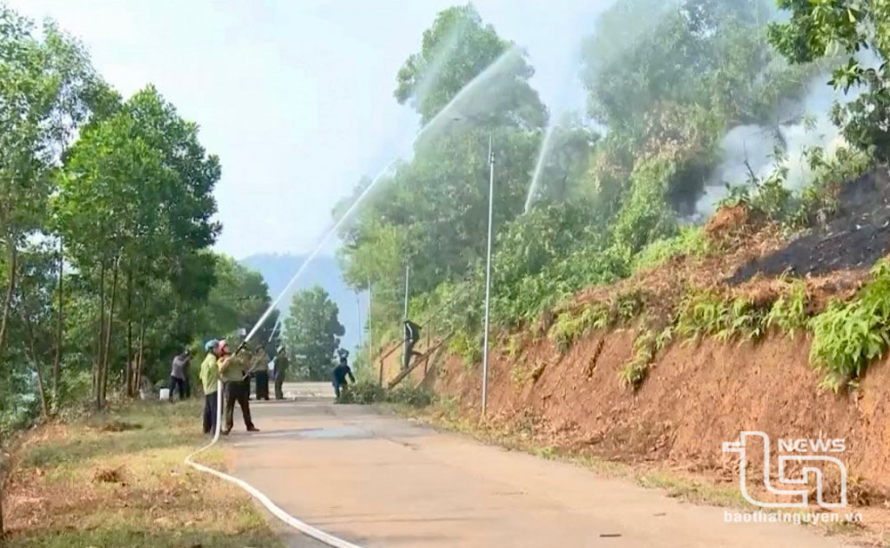 Lực lượng Kiểm lâm tỉnh diễn tập phòng cháy, chữa cháy rừng tại xã Khe Mo, huyện Đồng Hỷ (tháng 4-2024).