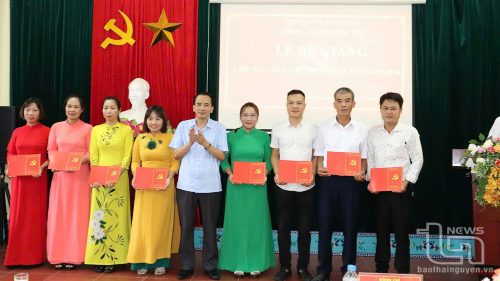 Nâng cao chất lượng công tác đào tạo, bồi dưỡng lý luận chính trị