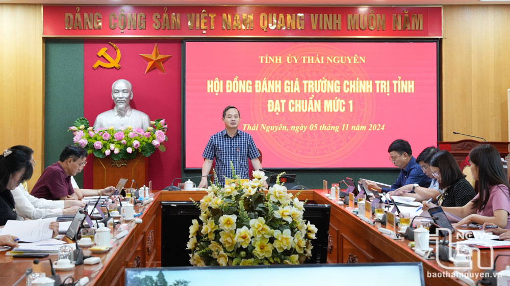 Đồng chí Phó Bí thư Thường trực Tỉnh ủy Phạm Hoàng Sơn chủ trì cuộc họp.