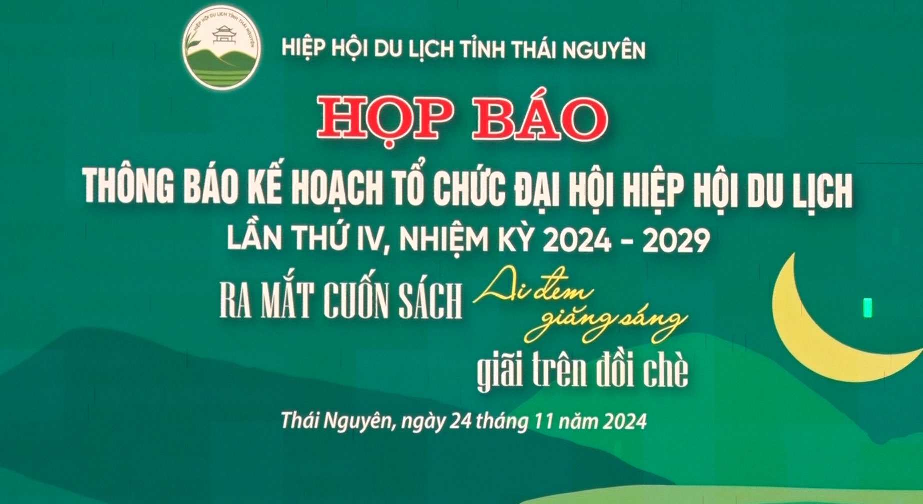 Ra mắt cuốn sách “Ai đem giăng sáng giãi trên đồi chè”
