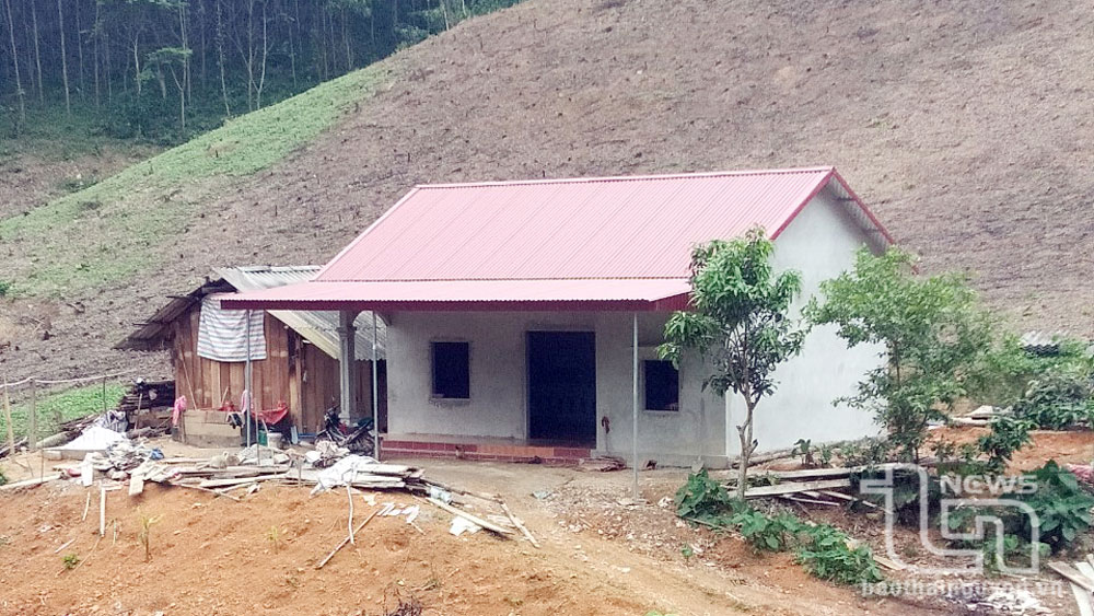Với sự hỗ trợ của Nhà nước, gia đình anh Đào Văn Đơ, xóm Đồng Dong, xã Phương Giao (Võ Nhai), đã xây dựng ngôi nhà mới đảm bảo chắc chắn.
