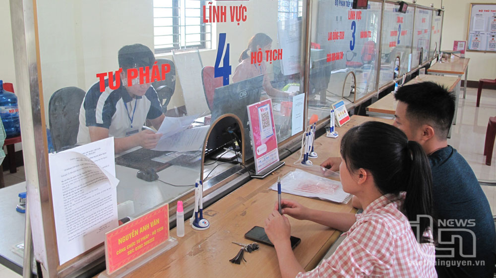 Xã Yên Trạch (Phú Lương) thực hiện tốt công tác cải cách hành chính, tạo điều kiện thuận lợi khi nhân dân đến giải quyết các thủ tục hành chính.
