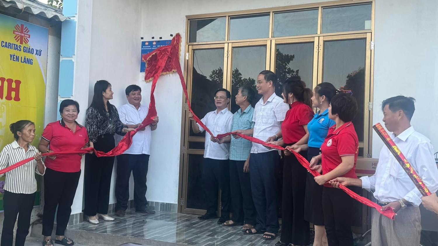 Đại Từ: Trao 570 triệu đồng hỗ trợ 17 hộ nghèo xây mới, sửa chữa nhà ở
